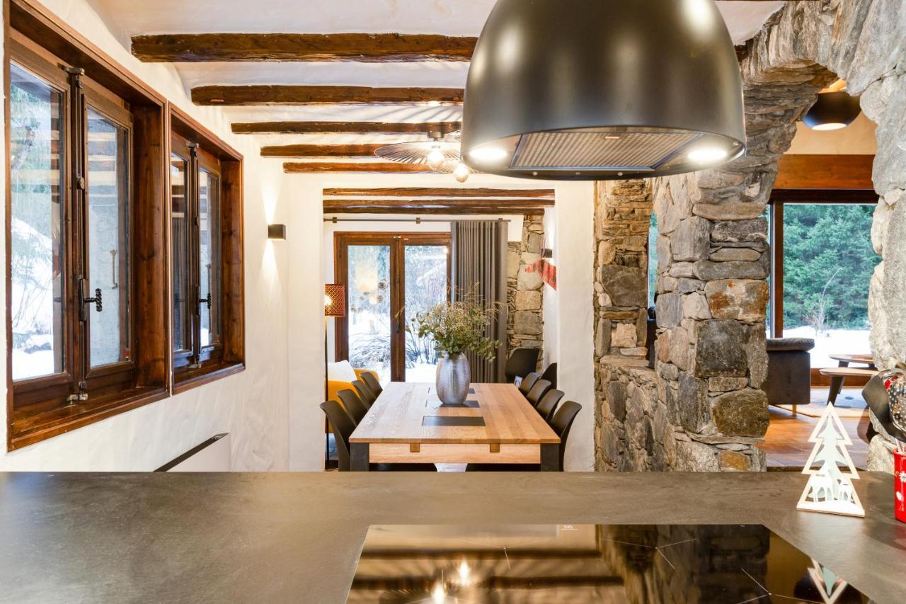 Chalet Les Praz - 280Sqm - Sauna Cinema Fitness - 5 Bedrooms In Heart Of Les Praz - By Cozee Rentals Chamonix Exterior foto