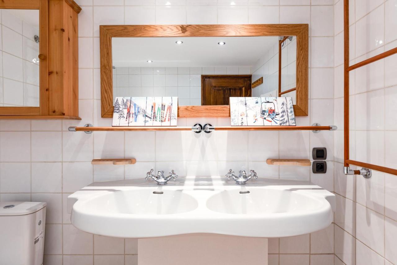 Chalet Les Praz - 280Sqm - Sauna Cinema Fitness - 5 Bedrooms In Heart Of Les Praz - By Cozee Rentals Chamonix Exterior foto
